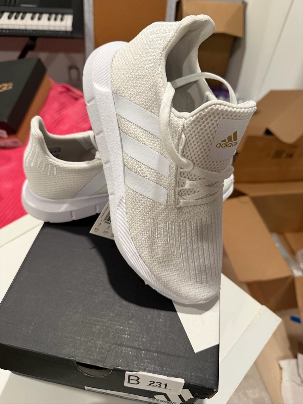 Adidas swift run 1.0 white